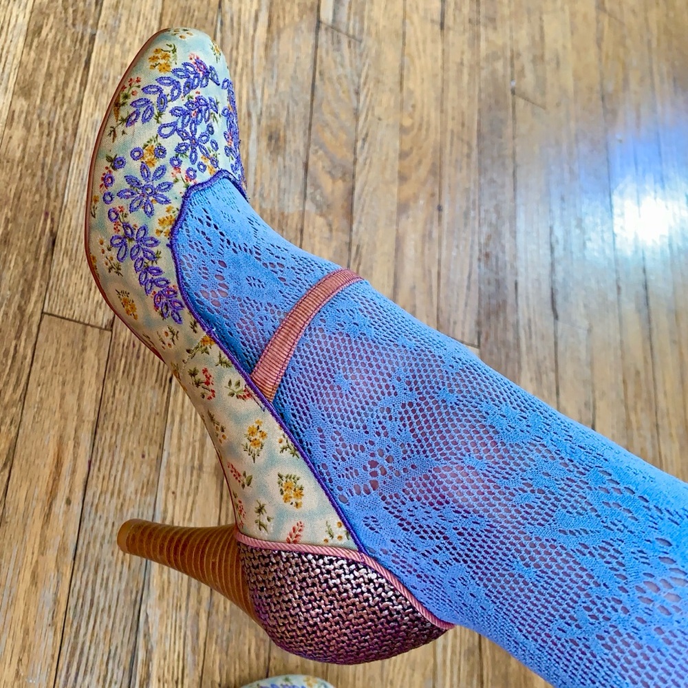 RareVintage Kensie Violet Embroidery MaryJanes Wooden Stacked Heel Original Box.